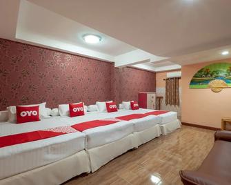 OYO 1128 Ban Suan Meesakul Resort - Sattahip - Schlafzimmer