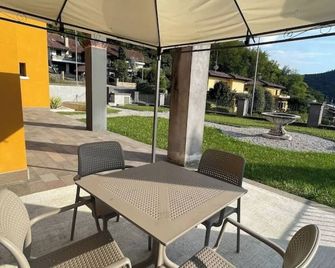 Villa Valle Franciacorta - Appartamenti Per Vacanze - Rodengo-Saiano - Patio