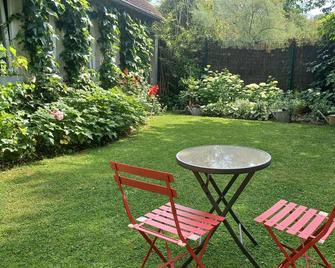 House in landscaped garden - Saint-Jean-aux-Bois - Patio