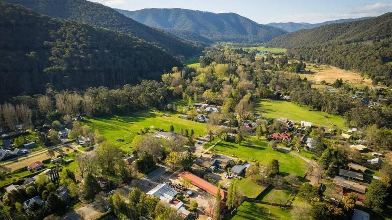 The Harrietville Snowline Hotel