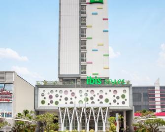 Ibis Styles Malang - Malang - Building