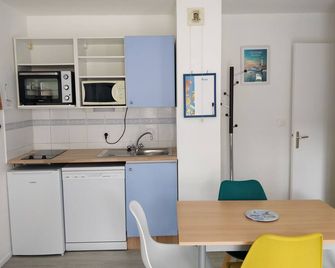 Appartement en Normandie a 50 m de la Mer, Idéal Pour les Familles - Ouistreham - Kitchen