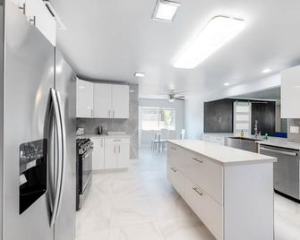 Casa Via Estrella Permit# 4611 - Palm Springs - Kuchnia