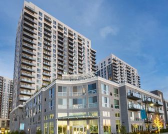 Luxury Apartment In Harbor Point - Stamford - Building