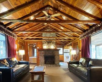Mountain Springs Lake Resort - Stroudsburg - Вітальня