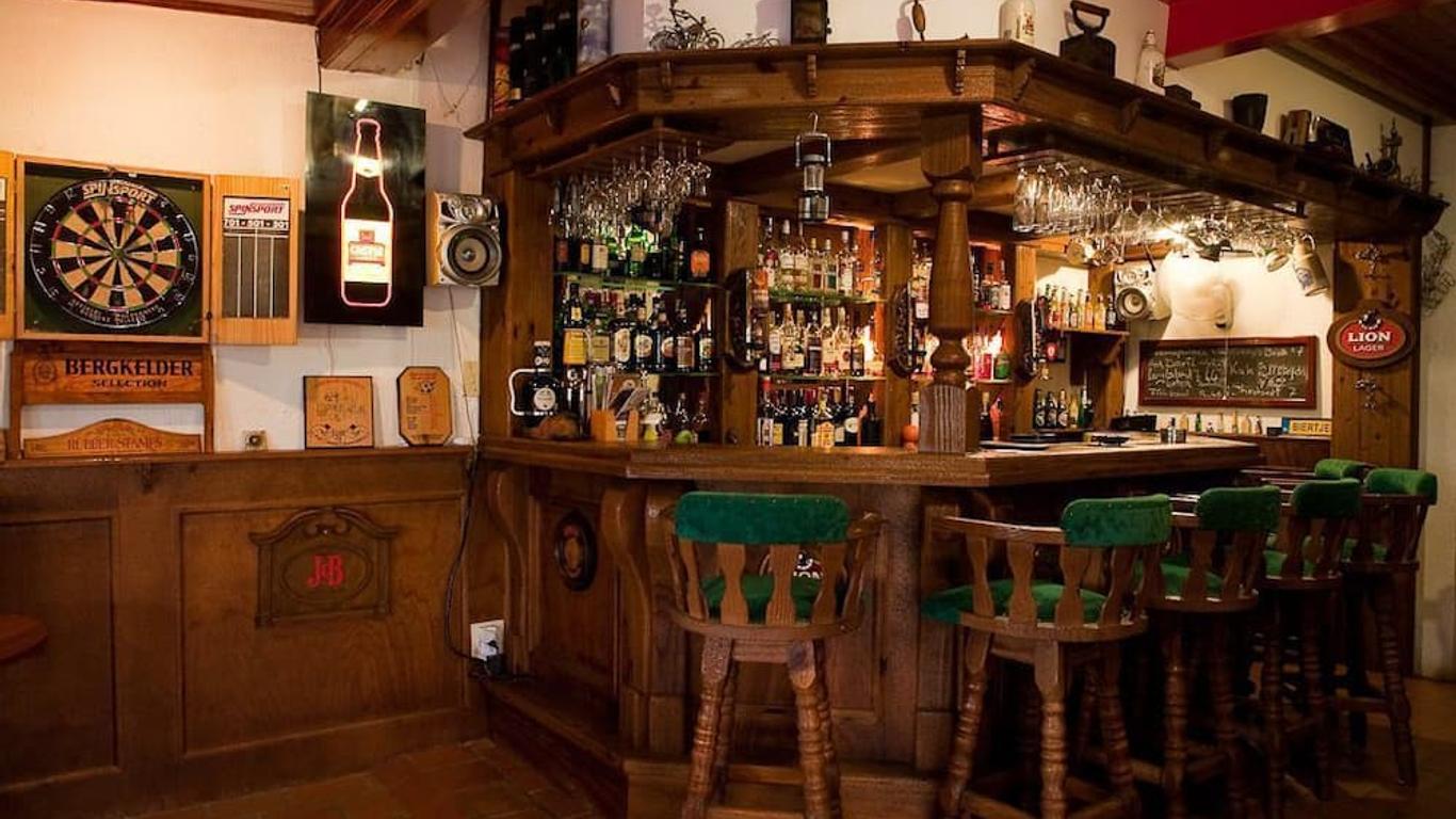 Acra-Retreat Mountain View Lodge