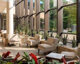 Your Urban Getaway! 3 Relaxing Units, Indoor and Outdoor Pool, Pet-friendly! - Alexandria - Lobby