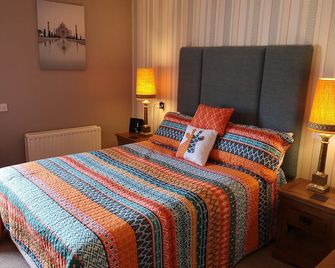 The Commercial Hotel - Aboyne - Bedroom