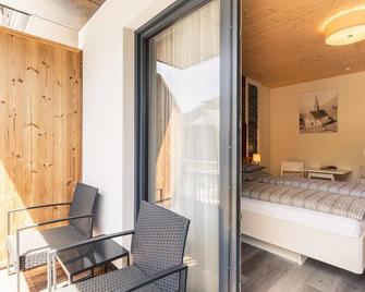 Doppelzimmer - Pension Appartements Urbanhof - Bad Kleinkirchheim - Balkon