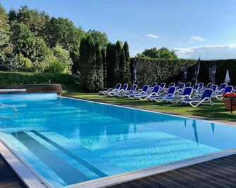 Hotel & Spa Sommerfeld - Adults Only - Kremmen - Piscina