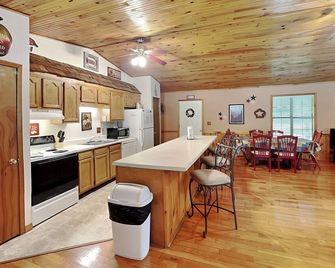 Willow Creek - Wears Valley - Kitchen