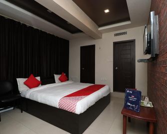 OYO Crystal Guest House - Jamshedpur - Bedroom