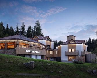 سكي آند سبا بيليفيو هاراتشوف - خاراتشوف - مبنى