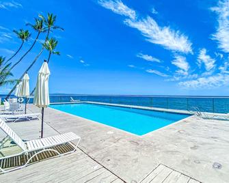 272-1 Large Oceanfront Home- Fully Air Conditioned, 25 Feet From The Water - Lahaina - Bể bơi