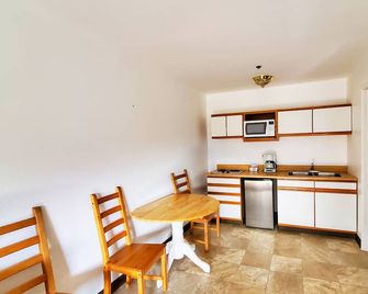 Corral Creek Lodge - Kernville - Κουζίνα