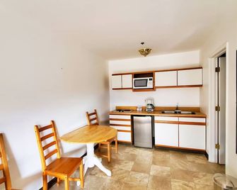 كورال كريك لودج - Kernville - مطبخ