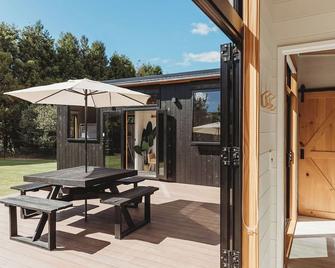 Beautiful Rural Retreat and Sapphire Springs Thermal Mineral Pools - Tahawai - Patio