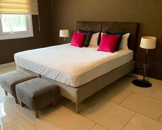 Stunning 3-Bed House in Tema-Ahenfie Villa - Tema - Bedroom