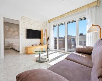 Apartment with spa and bbq - El Vendrell - Stue