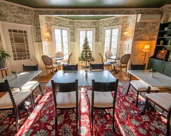 The Dewey - Lenox - Lounge