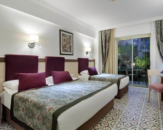 Crystal Aura Beach Resort & Spa - Kemer