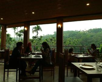 Dakshin Ghats - Tariyode - Restaurant