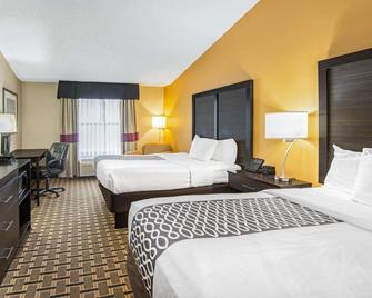 La Quinta Inn & Suites by Wyndham Denison - N. Lake Texoma - Denison - Bedroom