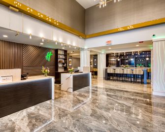 Holiday Inn Kansas City - Downtown By IHG - Kansas City - Front desk