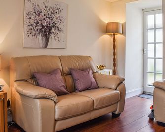 2 bedroom accommodation in Crail, near Anstruther - 크레일 - 거실