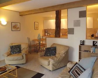 Rural Gite in quiet surroundings - Champagne-Mouton - Sala de estar