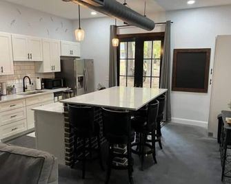 3 Bedroom Cottage with feel of being in nature. - Indian Trail - Cocina