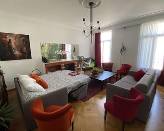 Les Floralies Capucines - Marseille - Living room