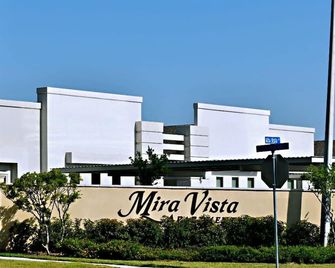 Elegant Apartment 10 min to Mercedes Outlets - Weslaco