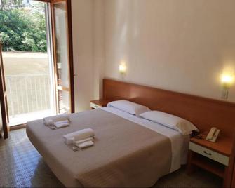 Albergo Italia - Ancona - Bedroom