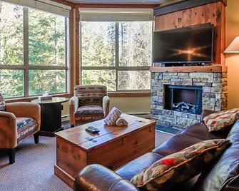 Timberline Lodges by Fernie Lodging Company - Fernie - Living room