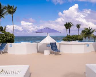 Deluxe Family Villa with Ocean Views on World Famous Paradise Island by RedAwning - ナッソー - バルコニー