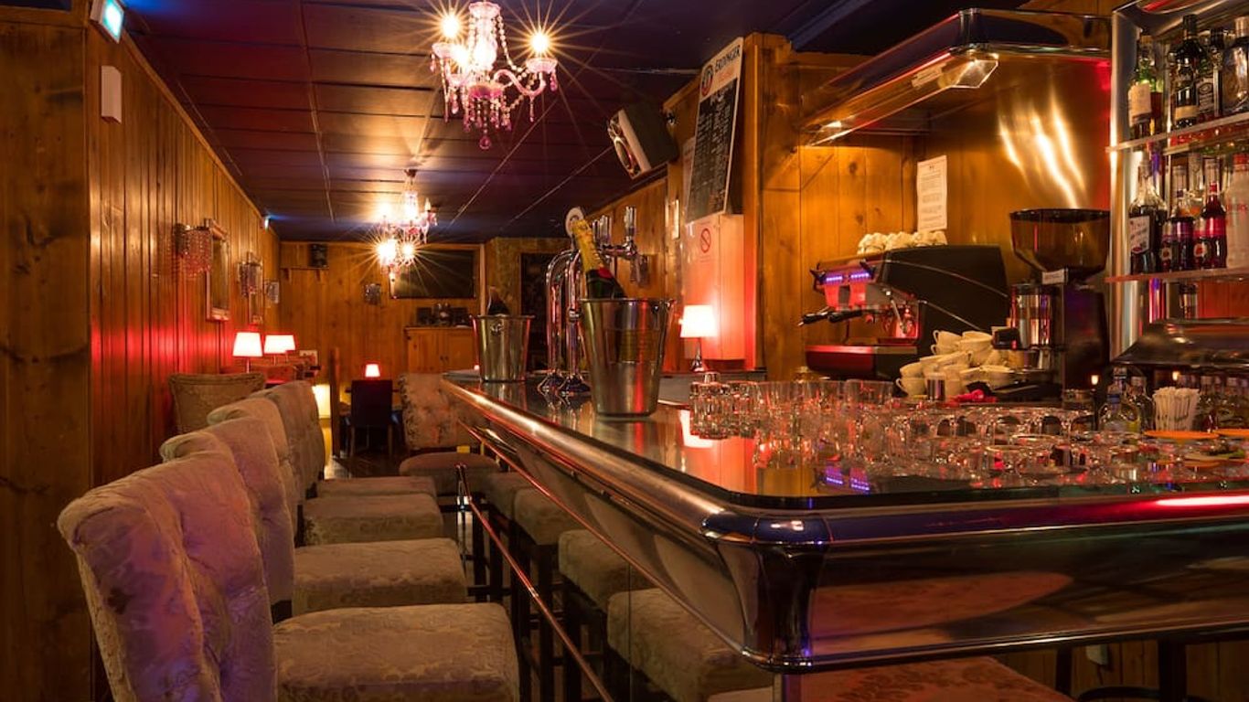 مدام فاكانسيز - فندق كورشوفيل أوليمبيك