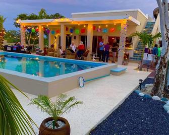 Beautifully Property, quite location. Private Residence - not a trailer park. - Buenavista - Pool