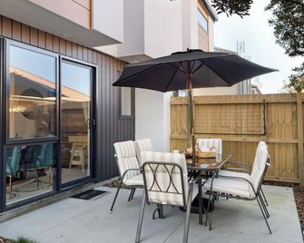 Apartment on Short ! - Christchurch - Patio