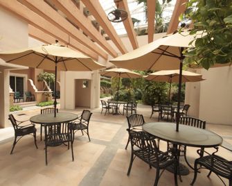 Holiday Inn Express Monterrey Tecnologico By IHG - Monterrey - Building
