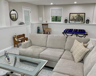 Trailside Retreat in breathtaking Western Loudoun - Hamilton - Living room
