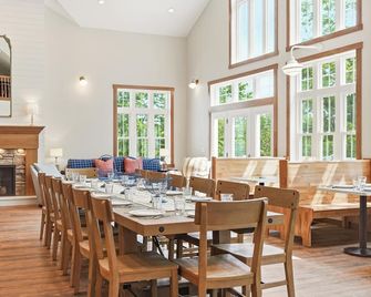 New Estate-Sized Farmhouse | 11 Bed/11.5 Bath | Indoor Pool, Gym | Elevator - New Philadelphia - Restaurant
