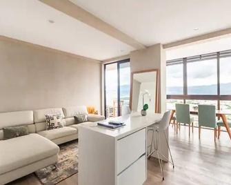 NEST suite 22nd floor - Curridabat - Living room