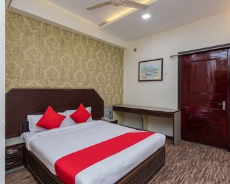 Oyo 24547 Hotel Vishwas Bar And Club Resort - Dewas - Habitación