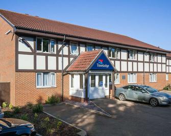 Travelodge Bedford Goldington Road - Bedford - Building