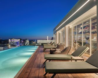 Hilton Garden Inn Athens Syggrou Avenue - Kallithéa - Pool