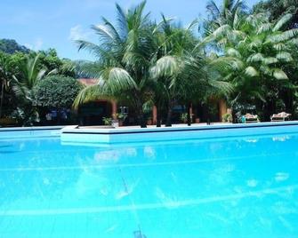 Hotel Ambaibo - Rurrenabaque - Pool