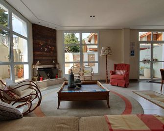 Pousada Annecy - Capivari Fácil Acesso Ao Centrinho E Baden Bar - קמפוס דו ג'ורדאו - סלון