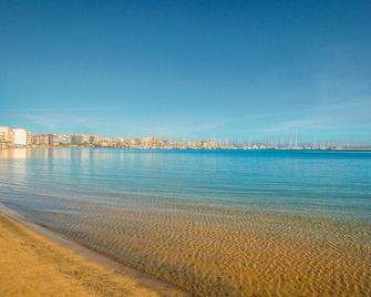 Amazing Apartment In Torrevieja - Orihuela - Beach