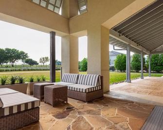 Landing at The Green at Plum Creek - 1 Bedroom in Kyle - Kyle - Patio
